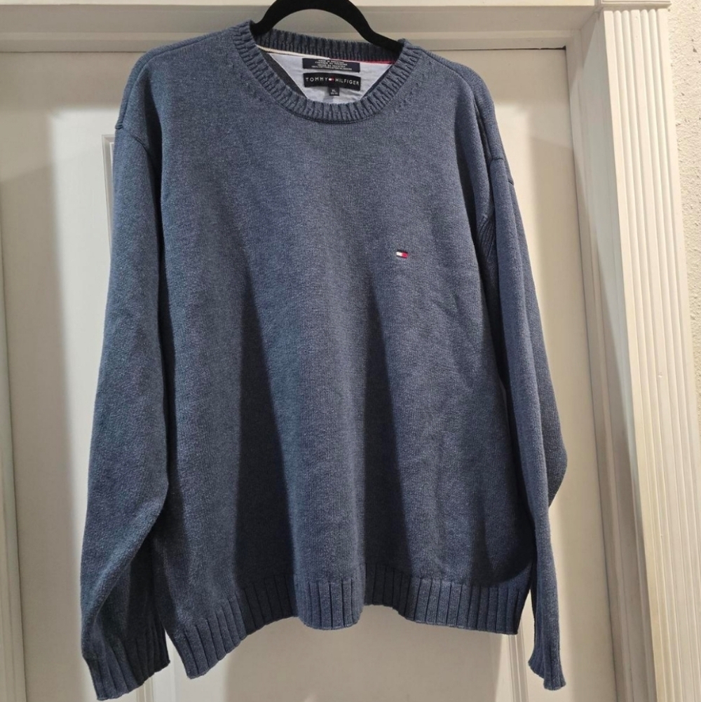 Tommy Hilfiger Men's Classic Navy Blue Crewneck Sweater Size XL